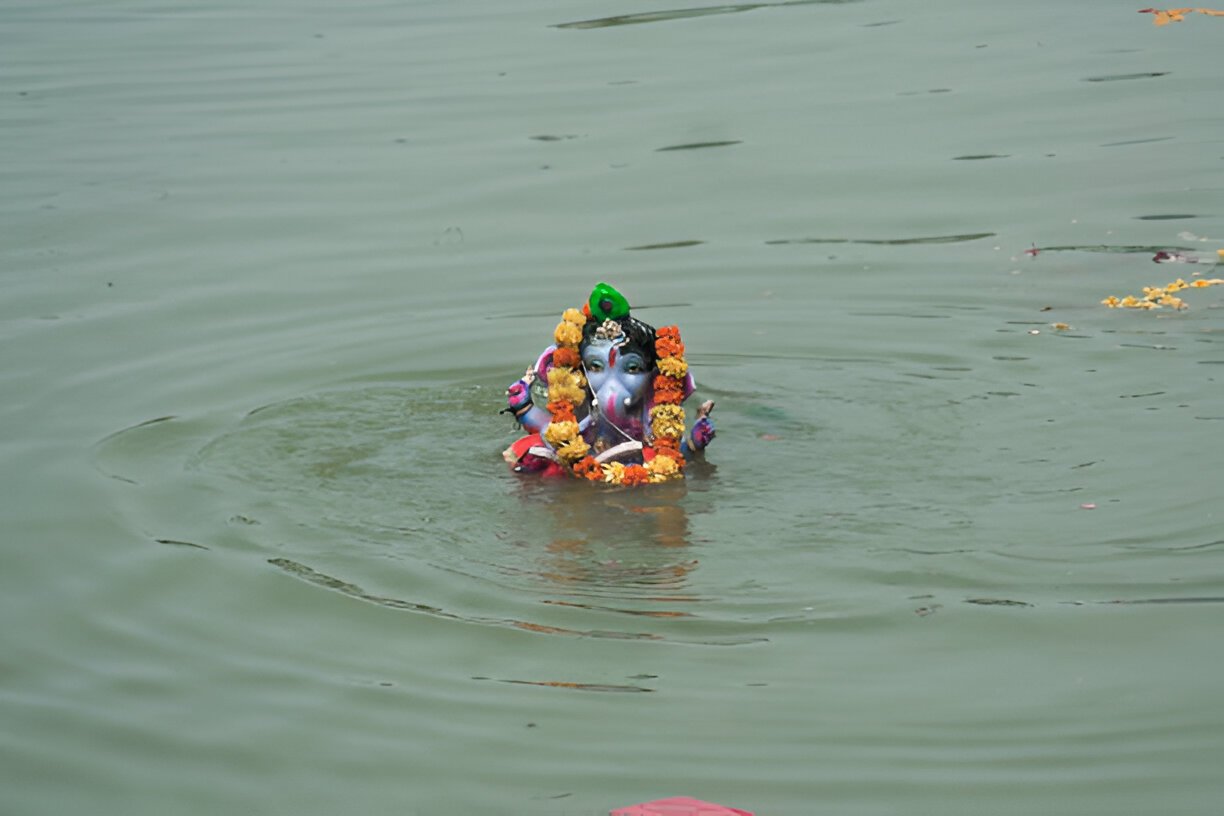 Eco-friendly idol immersion service